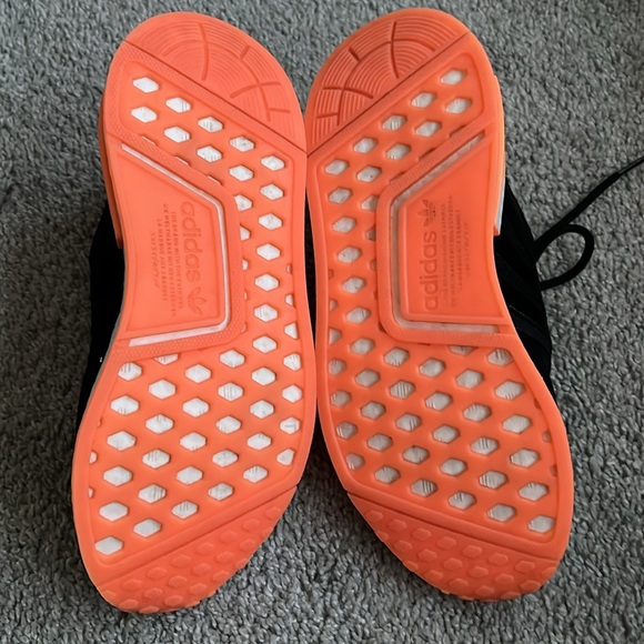 Women’s NMD R1 Shoes - Picture 7 of 7